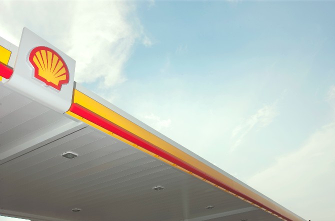 Shell shareholders vote against Paris Climate Agreement resolution