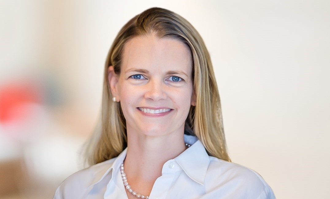 Suzanne Kumar, Bain
